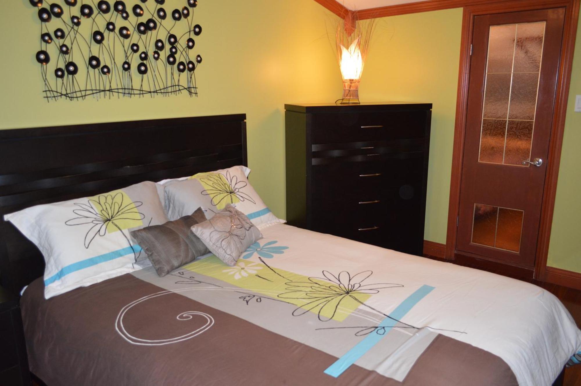 Condos Memphremagog Room photo